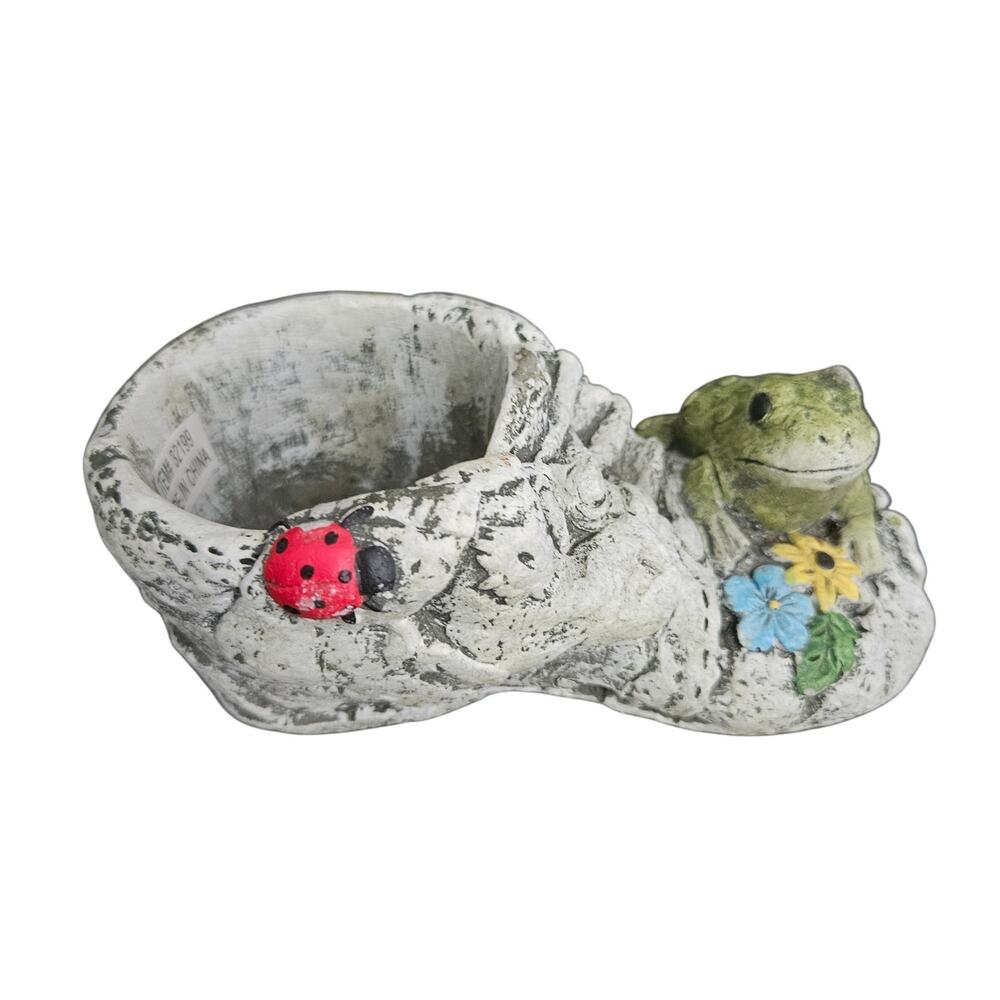 Concrete Frog Planter Ladybug Flowers Rustic Garden Decor Made in China